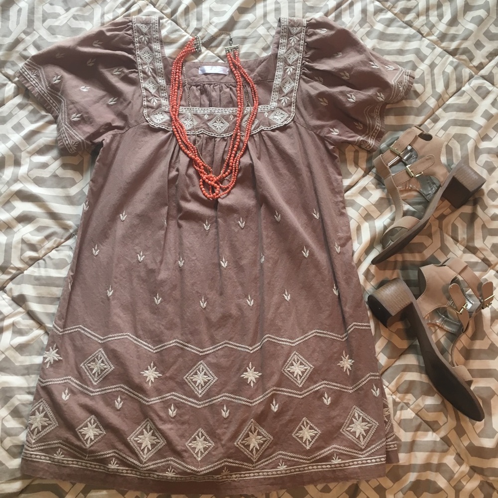 ⭐️SALE Sophie & Kate Dress Embroidered Detail